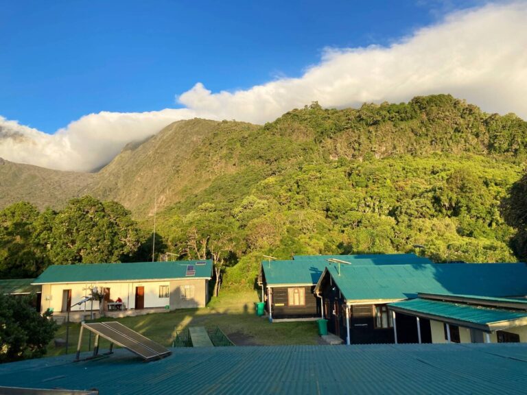 miriakamba hut mt meru